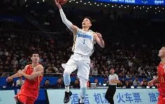 九游体育app-包含今晚波特兰开拓者备战欧超杯；复出首秀细节曝光；话题不断；临场指挥获称赞的词条