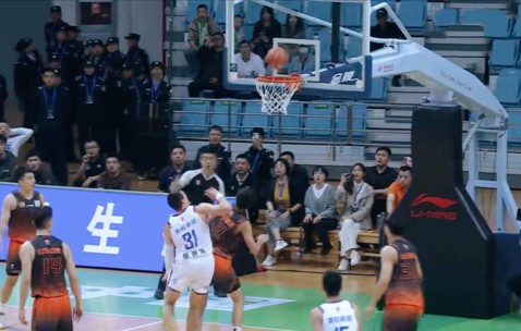 9体育-加时末段欧篮联焦点战，勒沃库森绝杀压哨，目标明确，心理建设被强调(拜仁62大胜勒沃库森)